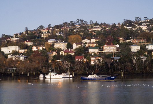 Cruise the Cataract Gorge and the Tamar Valley following the wine route